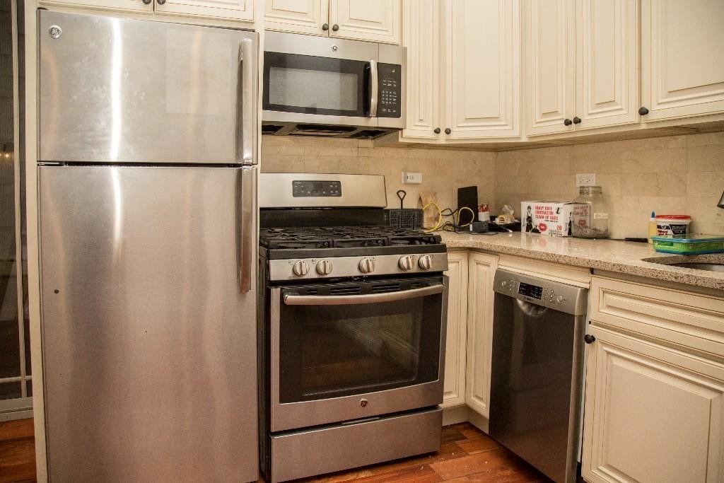 Primary Photo - 487 Seneca Ave