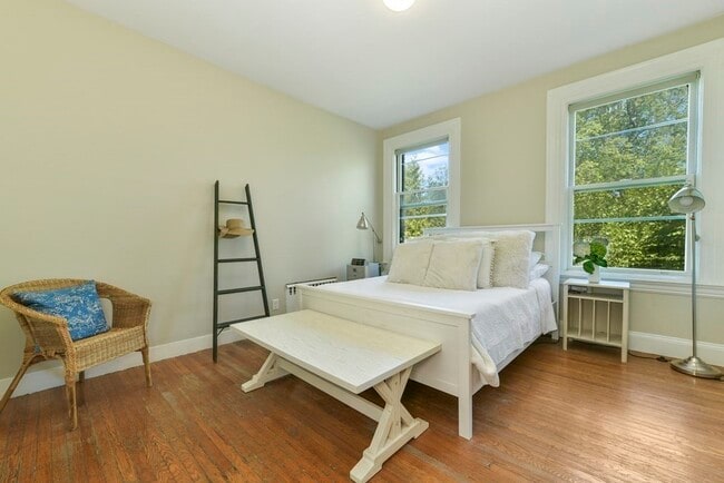 Building Photo - 1060 Beacon St