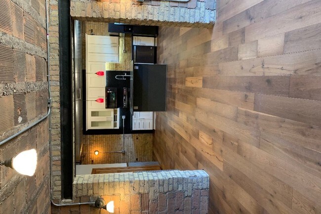 Foto del edificio - 330 9th St E