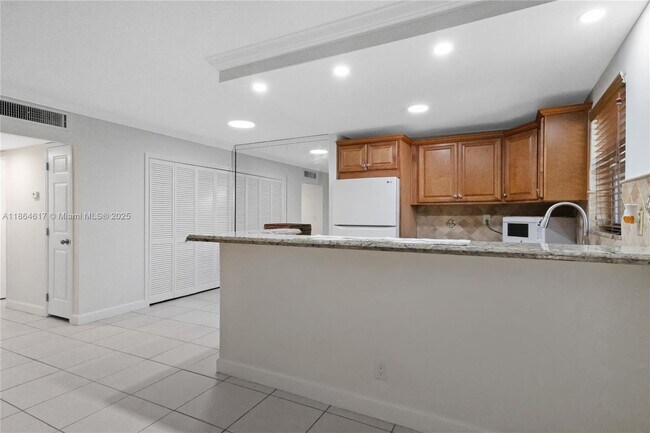 Foto del edificio - 2300 NE 10th St
