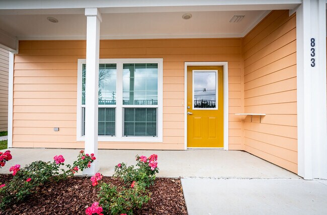 Foto del edificio - Lotus Village Senior Living