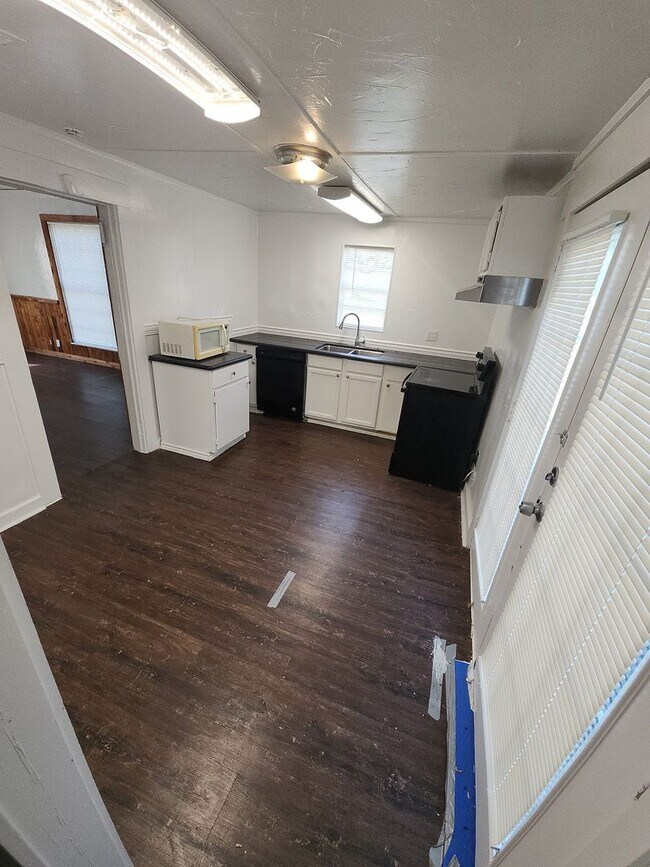 Foto del edificio - Affordable 3-bedroom, 2-bathroom