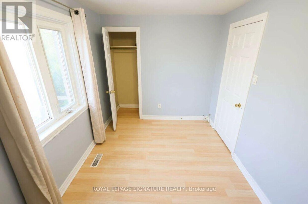 Photo principale - 120 Town House Crescent