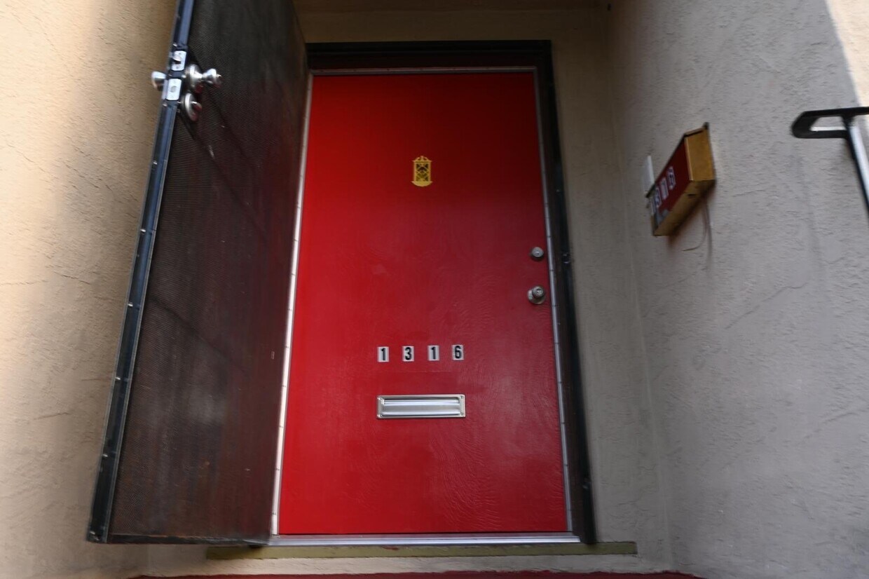 Foto del edificio - 1316 Russell St