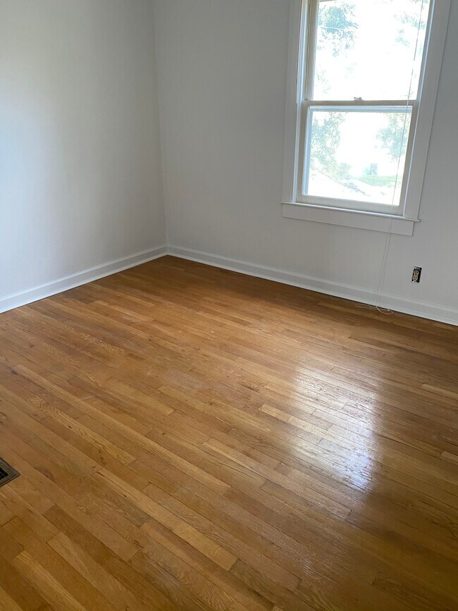 Dormitorio - 105 Hill St NE