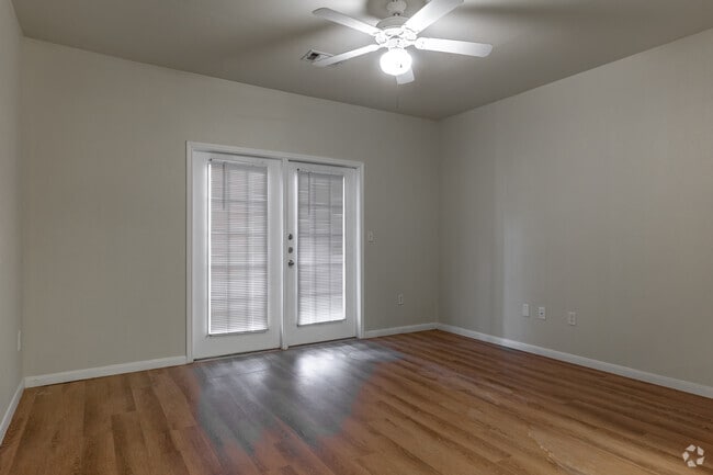 2BR, 2BA - 1,088SF - Living Room - Mariposa Jason Avenue 55+ Apartment Homes