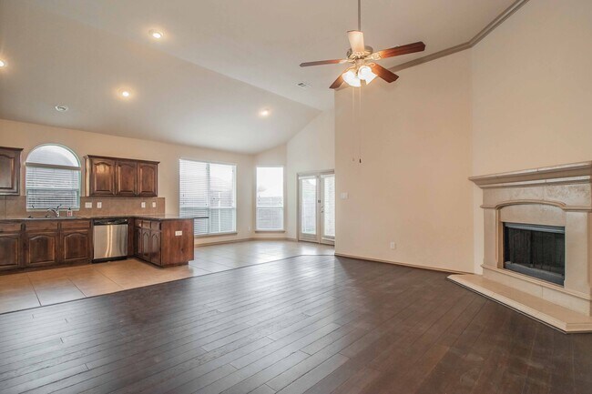 Foto del edificio - COMING SOON! Corner lot home in a quiet cu...