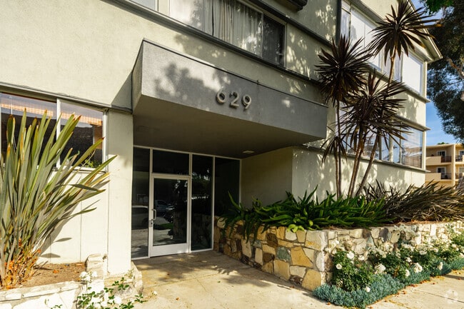 Entrance - 629 Idaho Ave