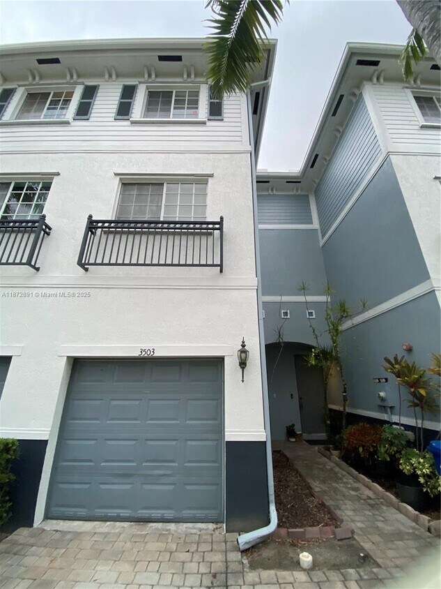 Foto principal - 3503 NW 14th Ct