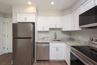 Interior Photo - 925 at North