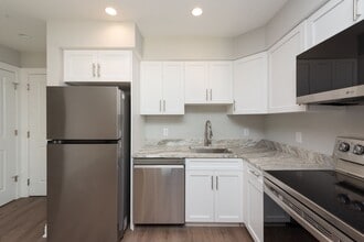 Interior Photo - 925 at North