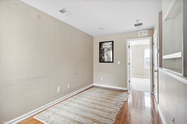 Building Photo - 4 br, 2 bath Duplex - 1839 WILLINGTON ST U...