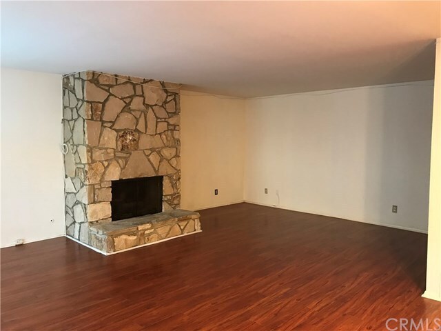 Building Photo - 471 W Duarte Rd