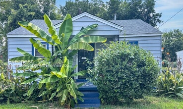 Building Photo - 2067 Hubert Ave