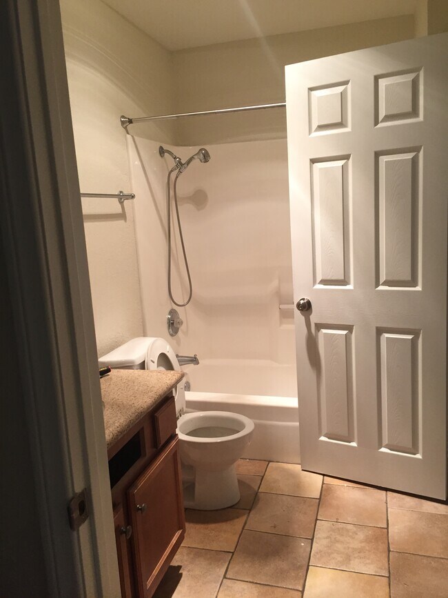 Foto del edificio - 432 Edgehill Ln
