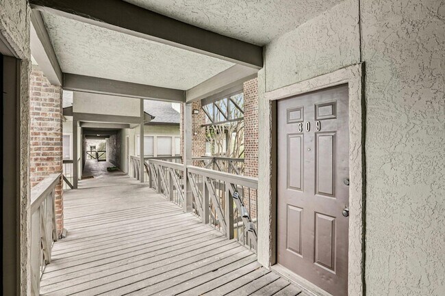 Foto del edificio - 807 W 25th St