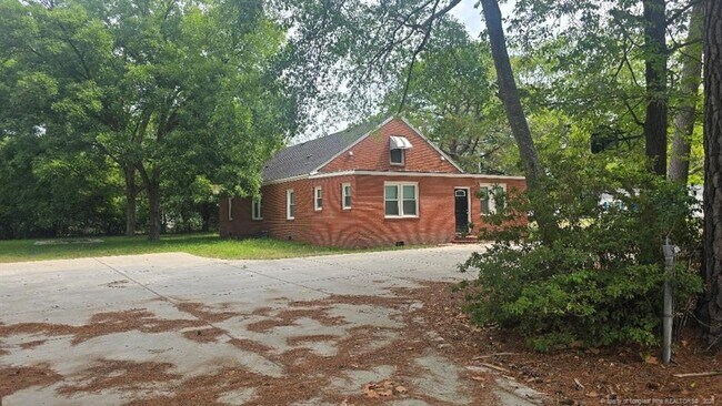 Building Photo - 506 Roxie Ave