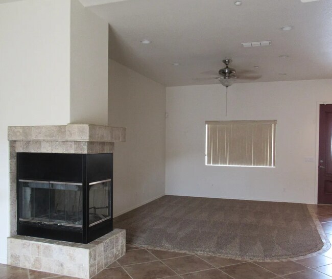 Foto del edificio - Townhome - Boat deep garage - Long term - ...