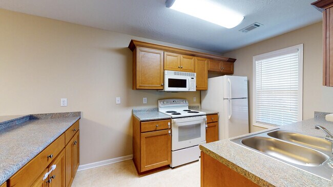 Building Photo - 608 Beretta Dr