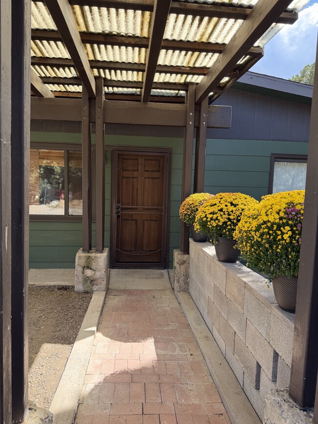 Front walkway - 491 E Juniper Dr