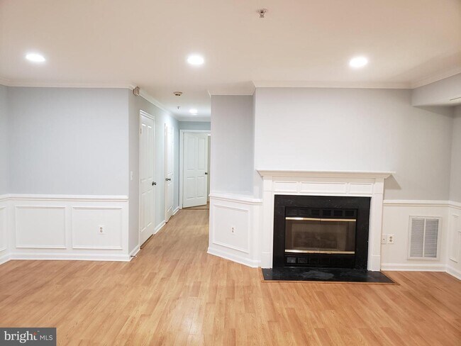 Building Photo - 4124 Monument Ct