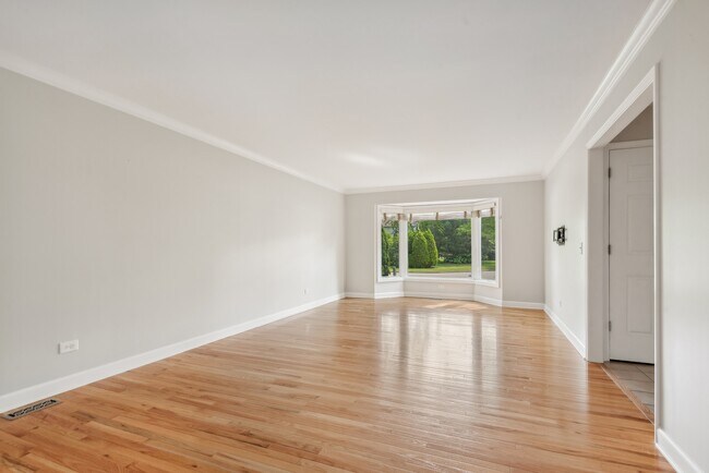 Foto del edificio - 1205 Brian Cir