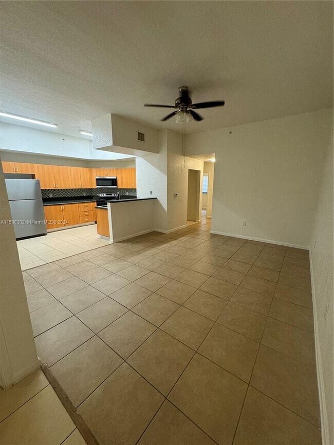 Foto del edificio - 2851 Riverside Drive 103-N, Coral Springs,...