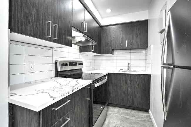 Building Photo - 6161 Boulevard LaSalle