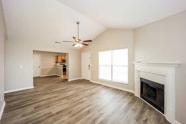 Foto del edificio - 220 Willow Springs Dr