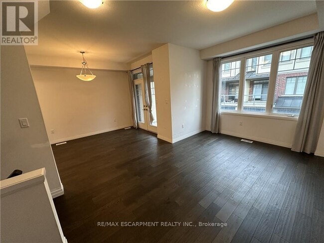 Building Photo - 16 Ritchie Ln