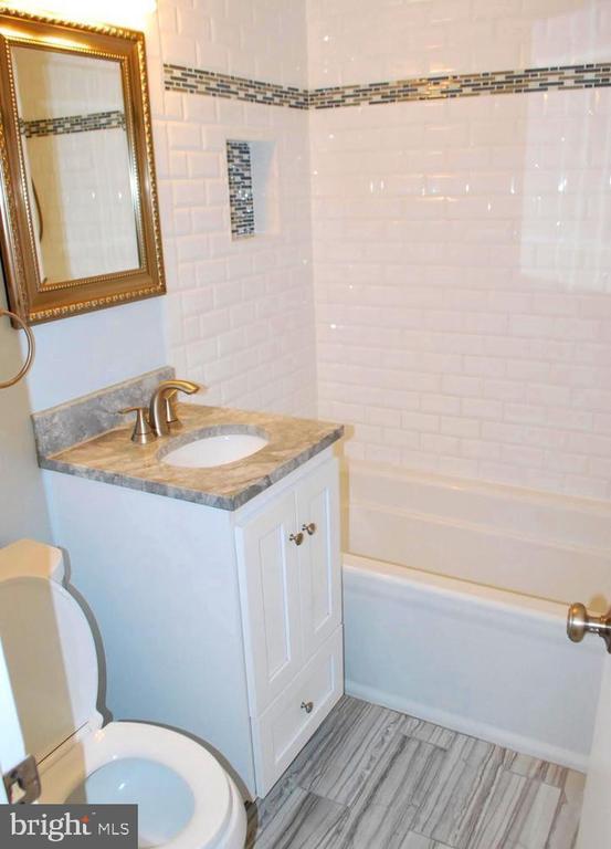 Foto del edificio - 3874 Lyndhurst Dr