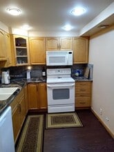 Building Photo - 1000 St Charles Pl