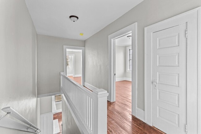Building Photo - 516 43rd St