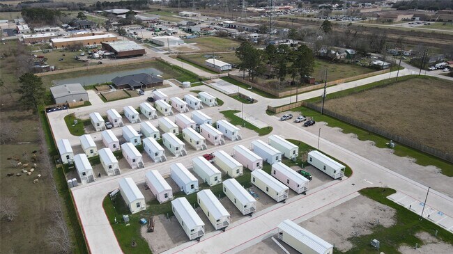 Foto del edificio - 242 Ulrich Ln