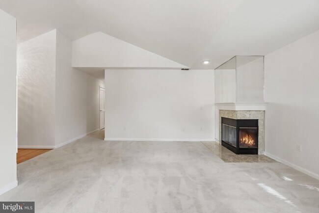 Foto del edificio - 5629 Willoughby Newton Dr