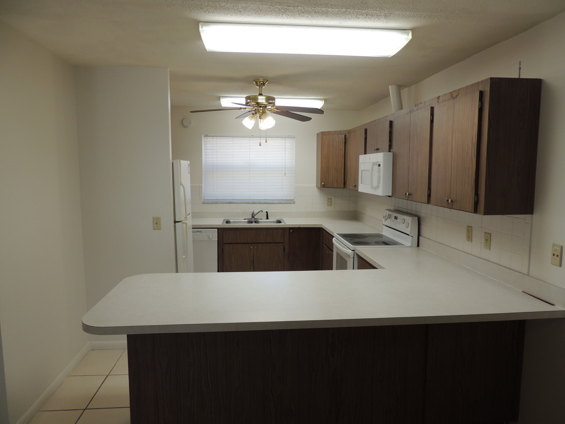 Kitchen - 4862 SE Anchor Ave