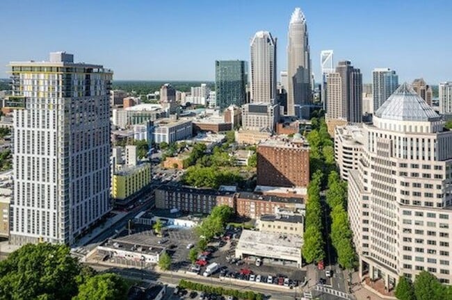 Building Photo - 508 N Tryon St