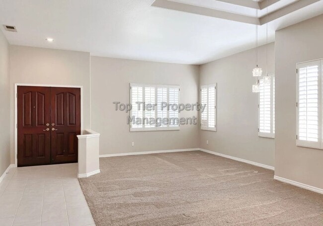 Building Photo - **Beautiful Single-Story 3 bed / 2 bath Ho...