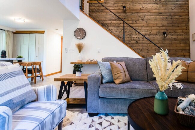 Foto del edificio - 235 Paradise Dr