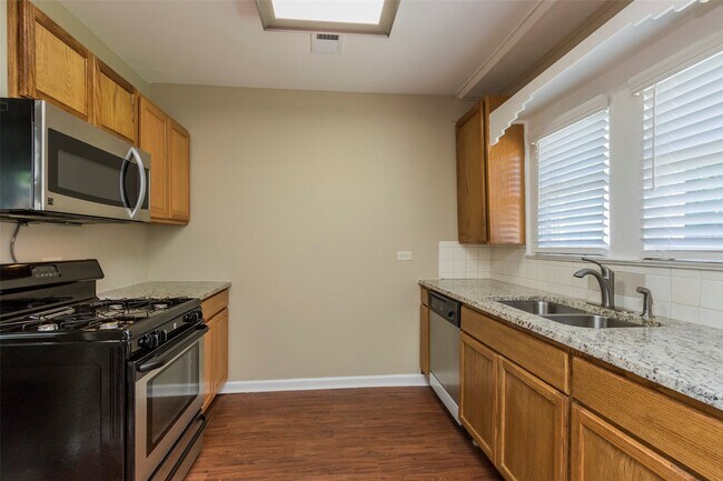 Foto del edificio - 730 E 8th St