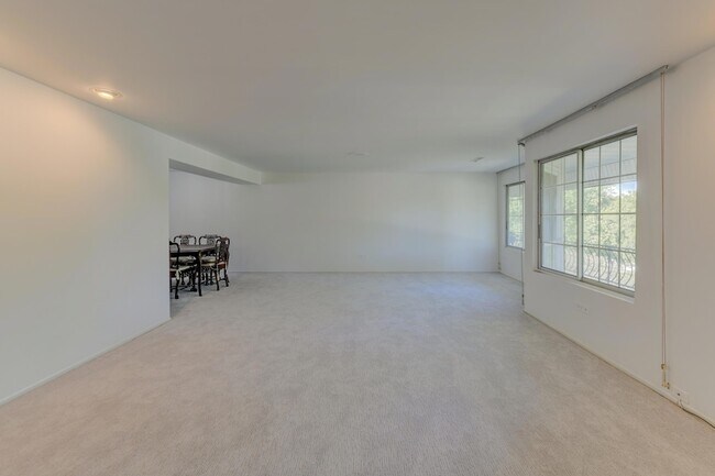 Foto del edificio - 8750 Harrison Ave