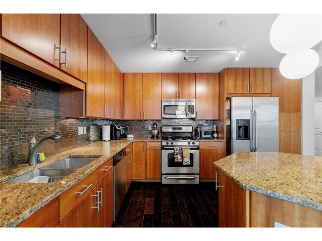 Foto del edificio - 100 3rd Ave S