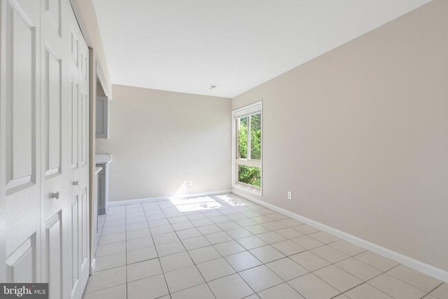 Building Photo - 744 Cordell Way