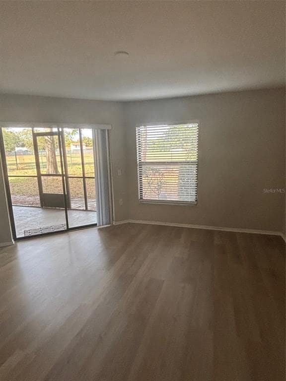 Foto del edificio - 7821 Sugar Bend Dr