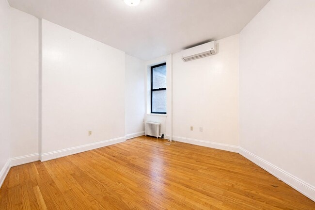 Foto del edificio - 29 W 12th St