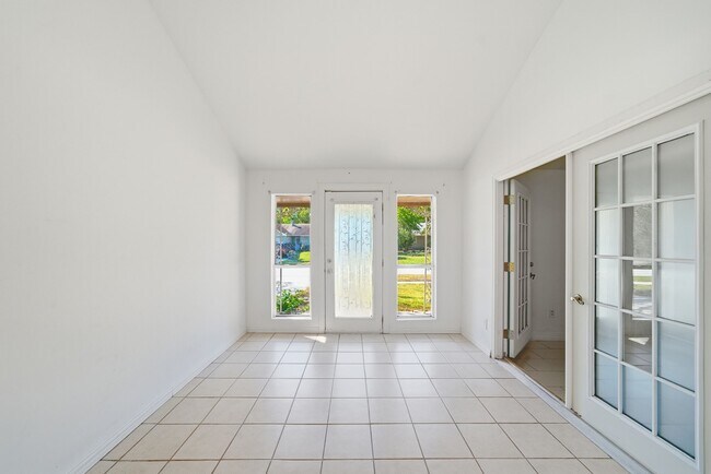 Foto del edificio - 16957 Glen Eagle Dr N