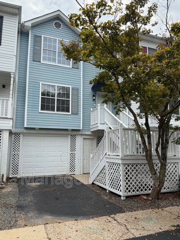 Building Photo - 270 Hillcrest Rd