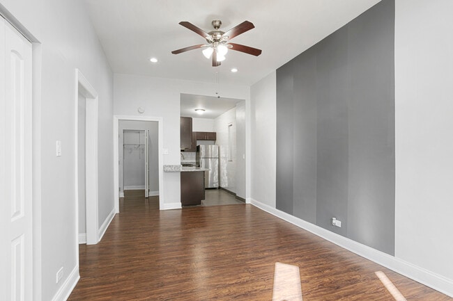 Foto del edificio - 5860 N Kenmore Ave