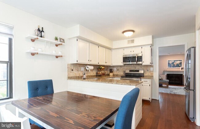Building Photo - 268 Walnut Springs Ct