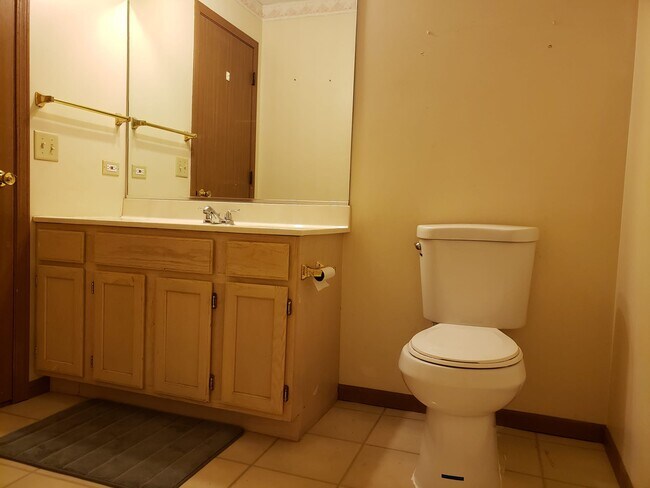 Building Photo - 320 Woodridge Cir